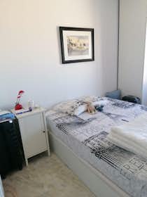 Privé kamer te huur voor € 500 per maand in Sevilla, Avenida Flota de Indias