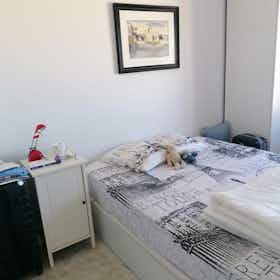 Private room for rent for €500 per month in Sevilla, Avenida Flota de Indias