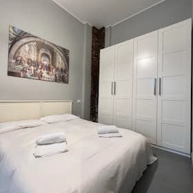 Apartment for rent for €1,600 per month in Milan, Via Ponte Seveso