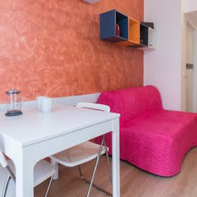 Apartment for rent for €1,490 per month in Milan, Via Niccolò Copernico