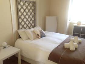 Privé kamer te huur voor € 700 per maand in Cascais, Avenida da República