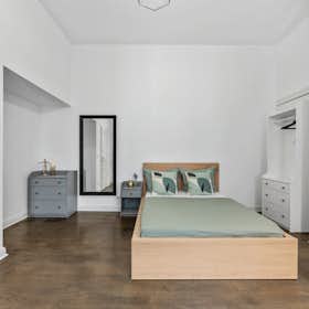 Private room for rent for €780 per month in Berlin, Uhlandstraße