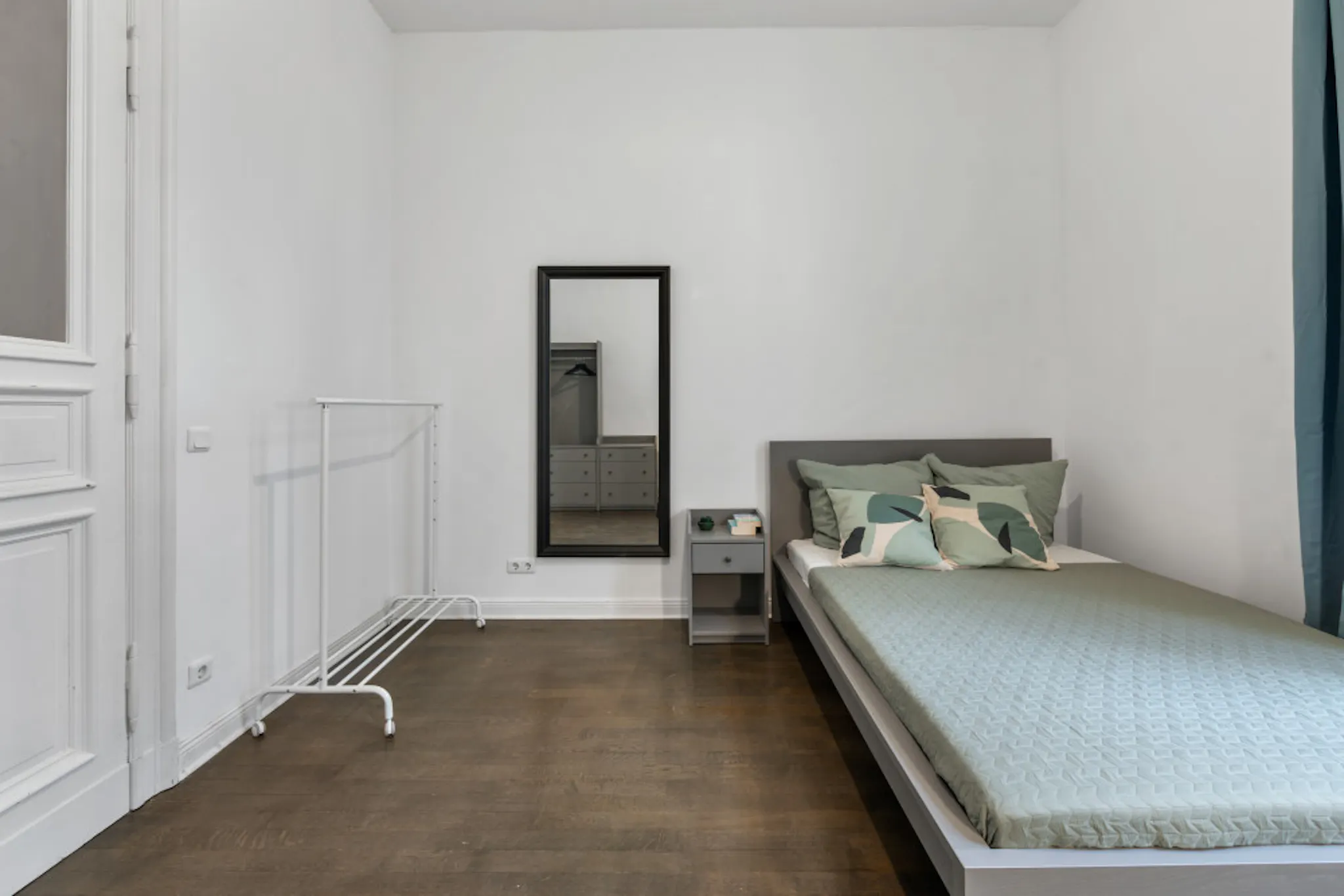 Uhlandstraße, Berlin preview