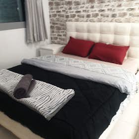 单间公寓 正在以 €820 的月租出租，其位于 Piraeus, Zosimadon