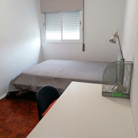 Private room for rent for €450 per month in Oeiras, Praceta Gonçalves Zarco