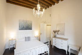 Appartement te huur voor € 2.050 per maand in Venice, Calle Corrente