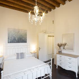 Appartement te huur voor € 2.100 per maand in Venice, Calle Corrente
