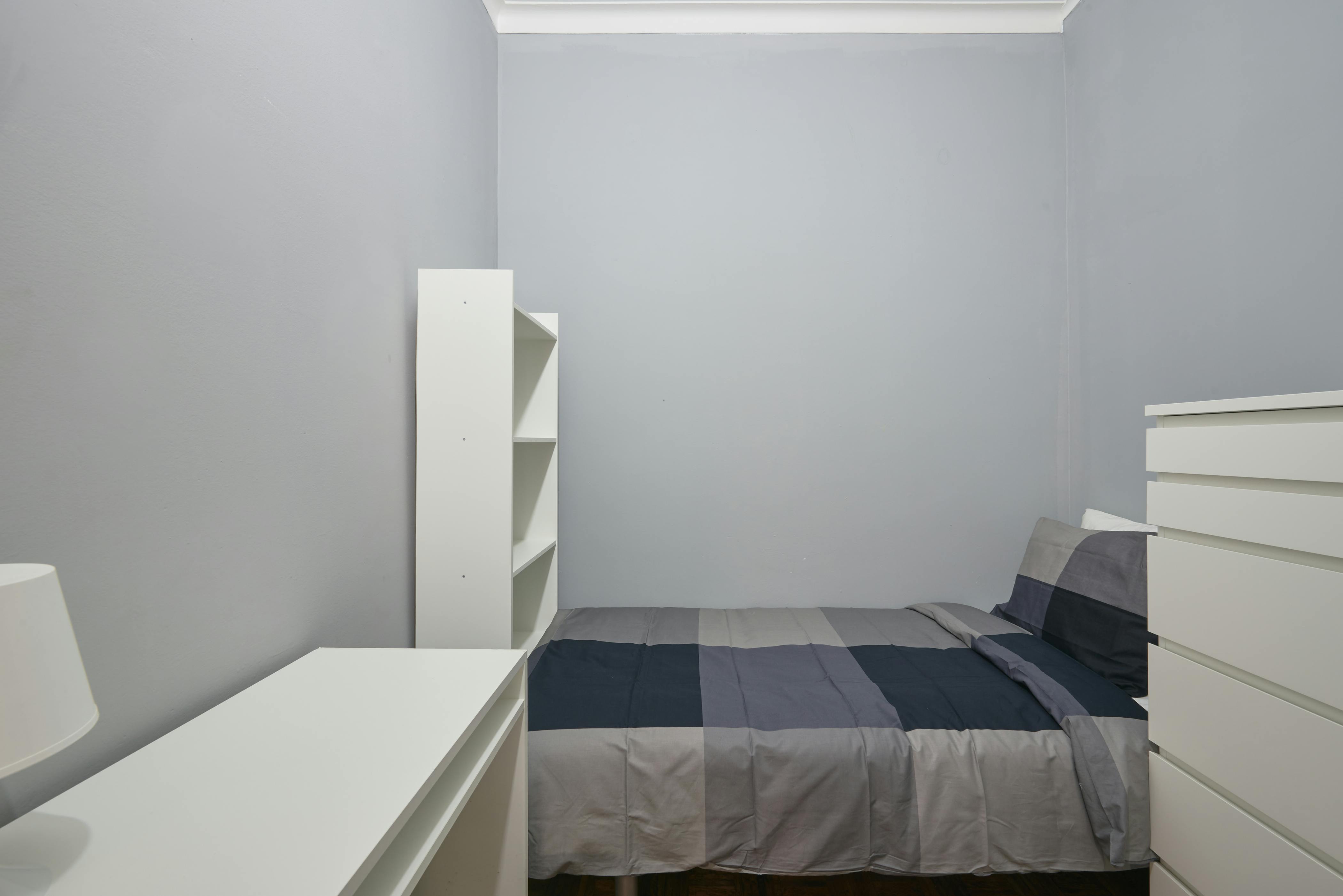 Private room for rent for €350 per month in Lisbon, Rua da República da Bolívia