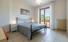 Appartement te huur voor € 1.200 per maand in Numana, Via Circonvallazione Conero