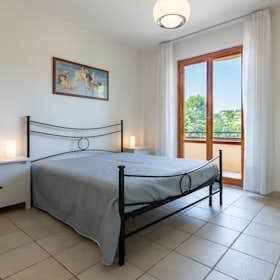 Apartament de închiriat pentru 1.200 EUR pe lună în Numana, Via Circonvallazione Conero