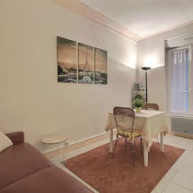 Studio for rent for €1,227 per month in Paris, Rue du Débarcadère