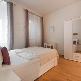 Apartment for rent for €1,590 per month in Vienna, Brigittenauer Lände