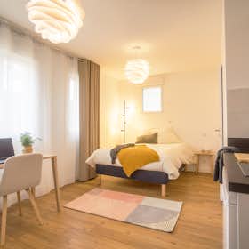 单间公寓 正在以 €910 的月租出租，其位于 Vertou, Allée de la Reine Margot