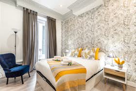 Apartment for rent for €1,600 per month in Madrid, Calle de Cervantes