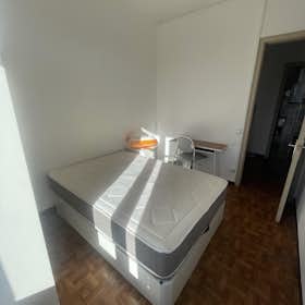 Private room for rent for €470 per month in Barcelona, Gran Via de les Corts Catalanes