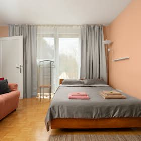 Appartement à louer pour 1 000 €/mois à Ljubljana, Streliška ulica