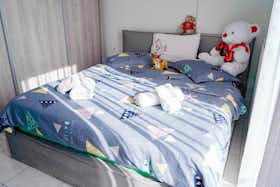 Appartement te huur voor € 1.200 per maand in Évosmos, Rota Vasili