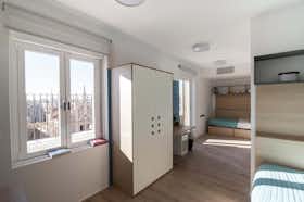 Shared room for rent for €1,103 per month in Madrid, Calle de Don Ramón de la Cruz
