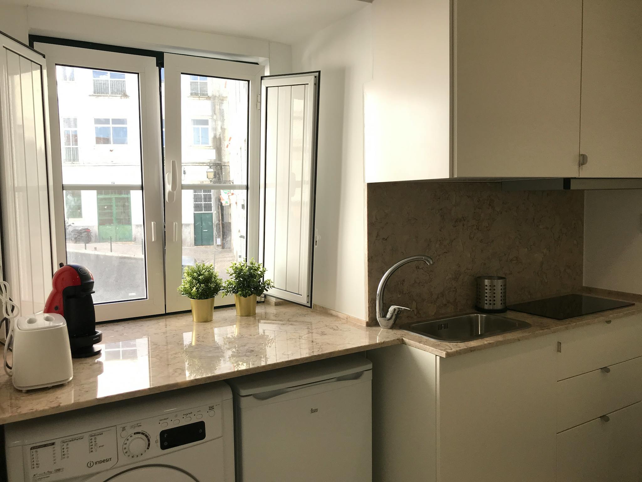 Rua de São João da Praça, Lisbon preview