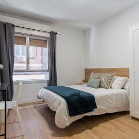 Private room for rent for €640 per month in Madrid, Calle de Martín de los Heros
