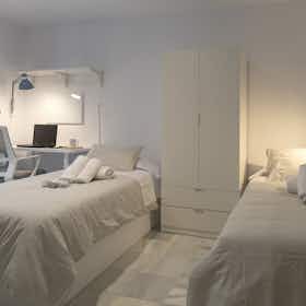 Shared room for rent for €699 per month in Valencia, Carrer de la Pau