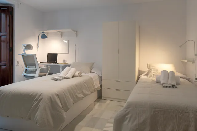 Shared room in Carrer de la Pau, Valencia (1269976) room image 2