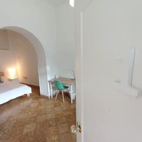 Private room for rent for €300 per month in Granada, Paseo de Cartuja