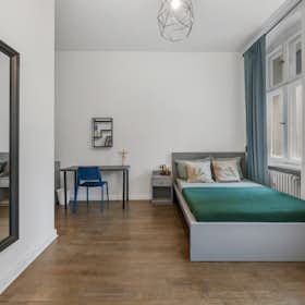 Private room for rent for €740 per month in Berlin, Uhlandstraße
