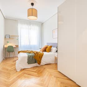Private room for rent for €750 per month in Madrid, Calle del Príncipe de Vergara