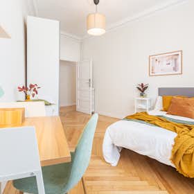 Private room for rent for €800 per month in Madrid, Calle del Príncipe de Vergara