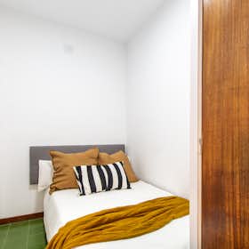 Private room for rent for €450 per month in Madrid, Calle del Pez Austral