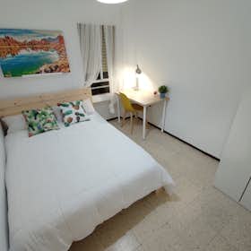 Privé kamer for rent for € 250 per month in Granada, Calle Mayor