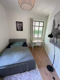 Отдельная комната сдается в аренду за 699 € в месяц в Munich, Wolfratshauser Straße
