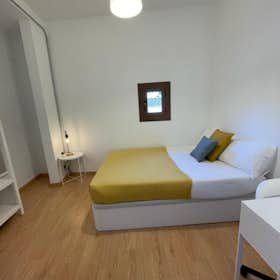 Private room for rent for €550 per month in Barcelona, Carrer Nou de la Rambla