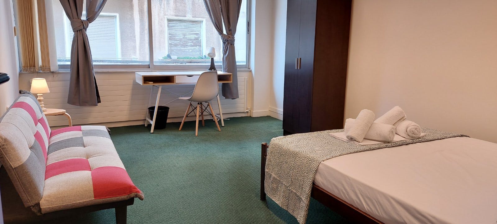 Private room for rent for €430 per month in Athens, Ithakis