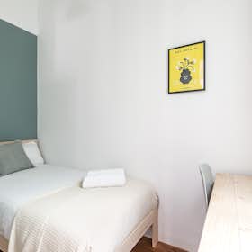 Private room for rent for €625 per month in Barcelona, Carrer Gran de Gràcia