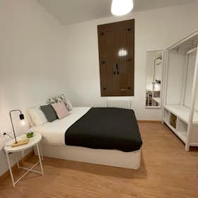 Отдельная комната сдается в аренду за 550 € в месяц в Barcelona, Carrer Nou de la Rambla