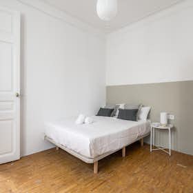 Private room for rent for €875 per month in Barcelona, Carrer Gran de Gràcia