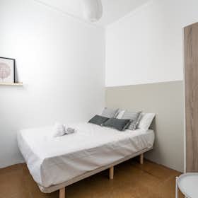 Private room for rent for €825 per month in Barcelona, Carrer Gran de Gràcia