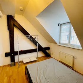 Apartment for rent for €1,440 per month in Berlin, Hirtenstraße