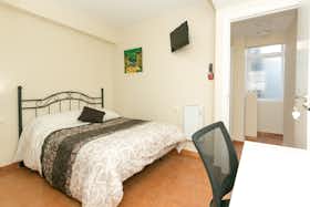 Pokój prywatny do wynajęcia za 445 € miesięcznie w mieście Granada, Calle Gras y Granollers
