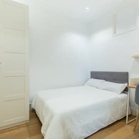 Private room for rent for €600 per month in Madrid, Calle de los Caños del Peral