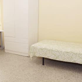 Private room for rent for €330 per month in Sevilla, Calle Conde de Cifuentes