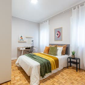 Private room for rent for €740 per month in Madrid, Calle de Ferraz
