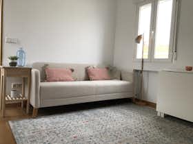 Apartment for rent for €1,200 per month in Madrid, Calle de Irlanda