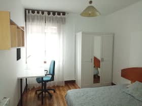 Приватна кімната за оренду для 350 EUR на місяць у Etxebarri, Egetiaga Uribarri kalea