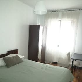 Private room for rent for €350 per month in Etxebarri, Egetiaga Uribarri kalea