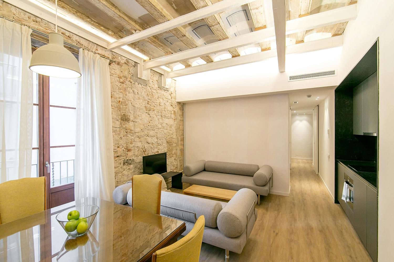 Apartment for rent for €4,000 per month in Barcelona, Carrer de la Pescateria