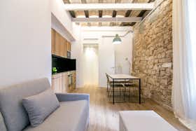 Apartment for rent for €2,000 per month in Barcelona, Carrer de la Pescateria