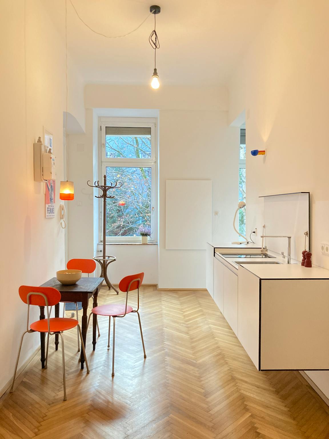 Zwölfergasse, Vienna preview